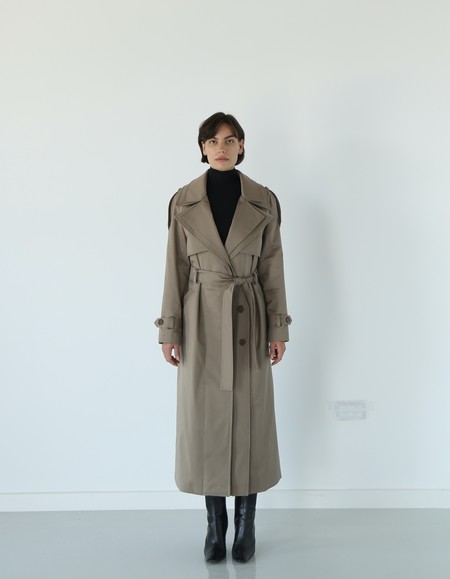 Maet Ares Trench Coat - Beige