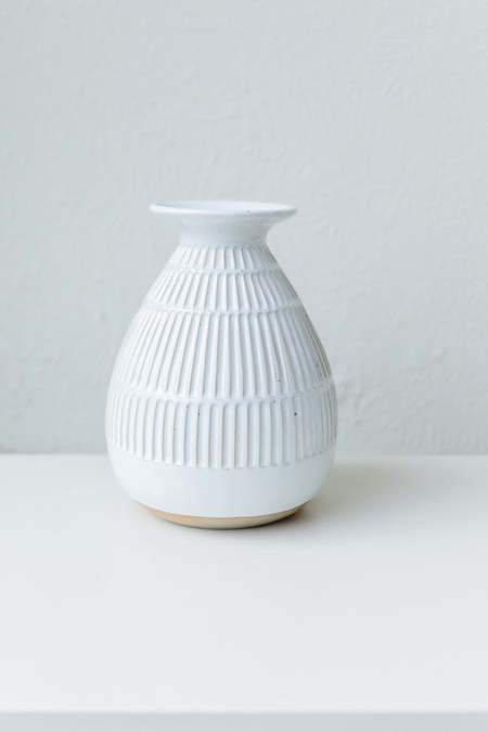 Mt Washington Pottery Hana Vase - Glossy White