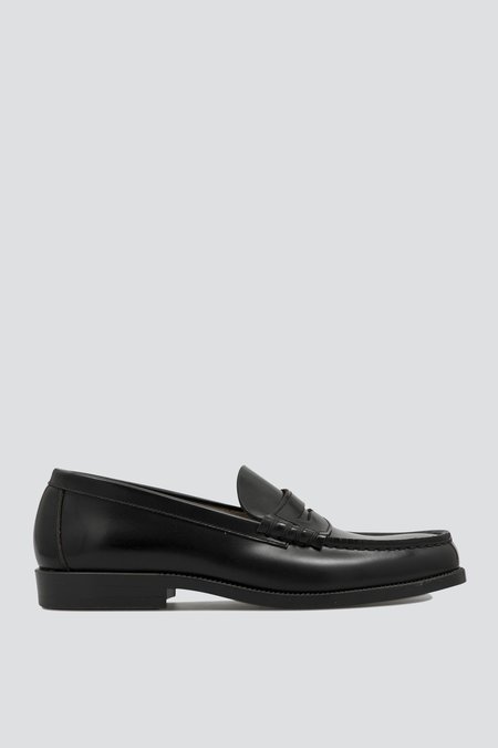 Leather 906 Loafer-Black