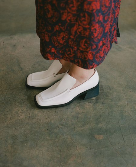 Suzanne Rae Wide Toe Loafer - White