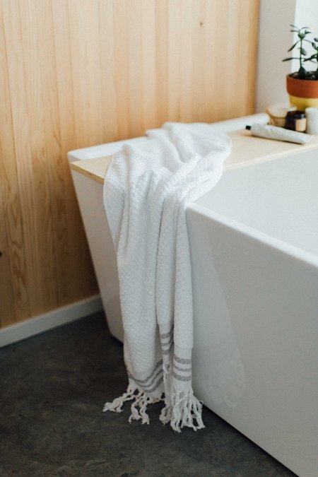 Weft End Bath Towel - White 